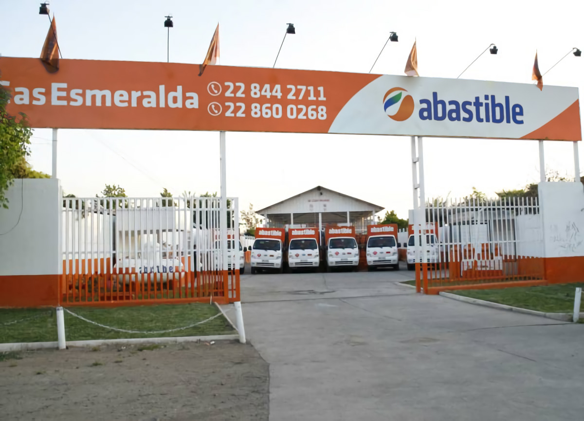 Entrada del local de Gas Esmeralda